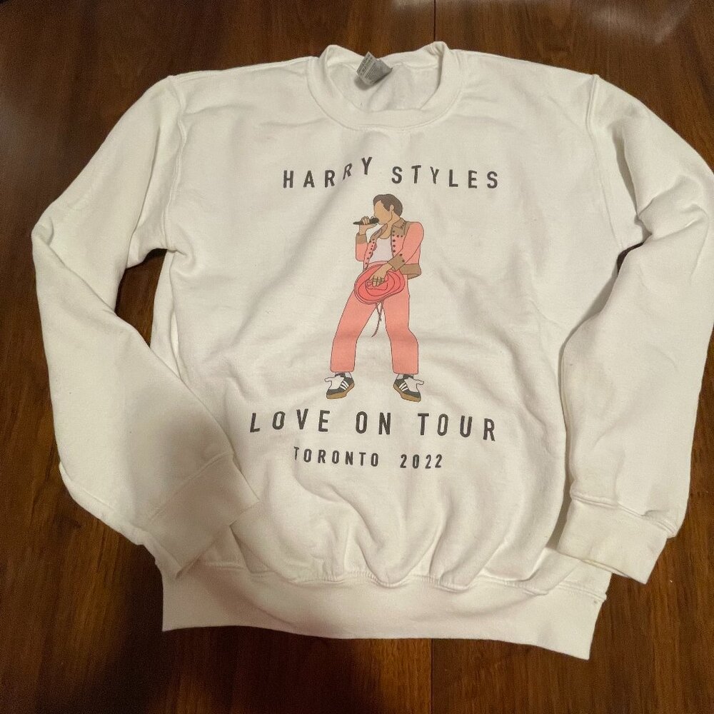 Harry Styles Love On Tour Themed Crewneck – Toronto 2022
